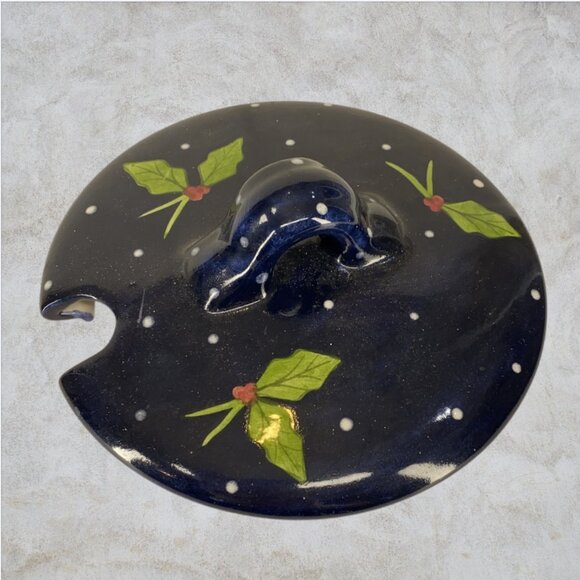 LAURIE GATES -- Christmas Soup Tureen with Lid & Ladle, Serving Bowl, Collection - Picture 9 of 12